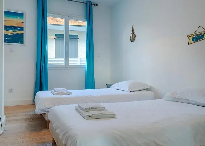 Les Embruns D - Avec Piscine Chauffee Villa